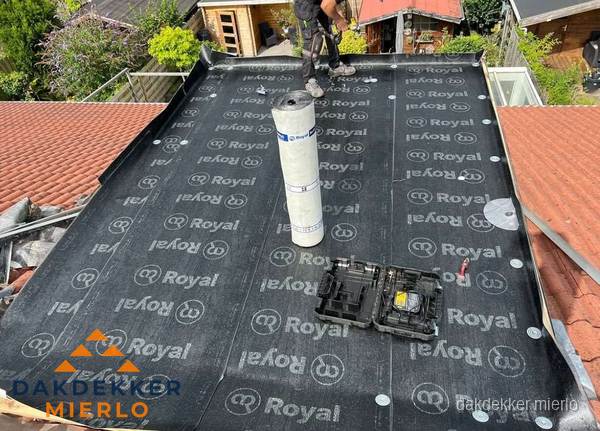 Dakrenovatie met Royal onderdak op plat dak in Mierlo