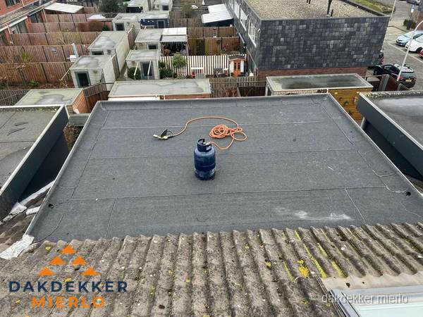 Dakrenovatie afgerond met nieuwe bitumen dakbedekking in Mierlo