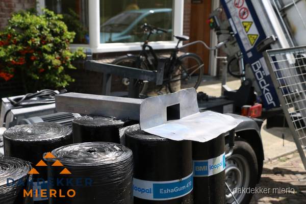 Dakbedekkingsmateriaal en dakgoot onderdelen in Mierlo Dakbedekkingsmateriaal en dakgoot onderdelen in Mierlo