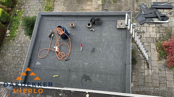 Plat dak met nieuwe bitumen bedekking in Mierlo Plat dak met nieuwe bitumen bedekking in Mierlo